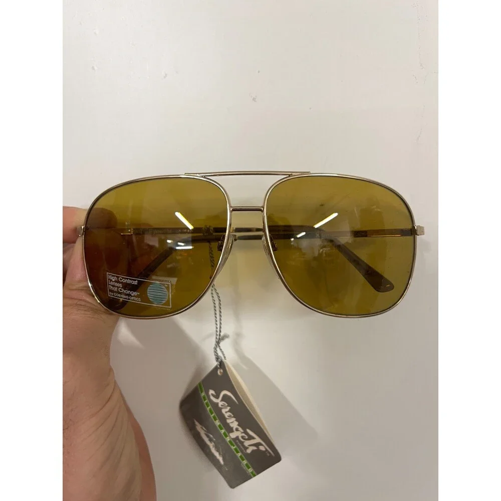 Vintage Serengeti Sunglasses Mens 5108M Kilimanjaro Gold Aviators Photochromic